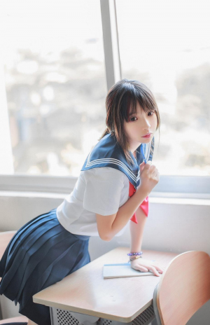 日本高中校服图片 小巧玲珑