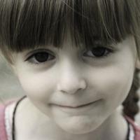 每个孩子都是个天使_可爱又萝莉的小女孩QQ头像